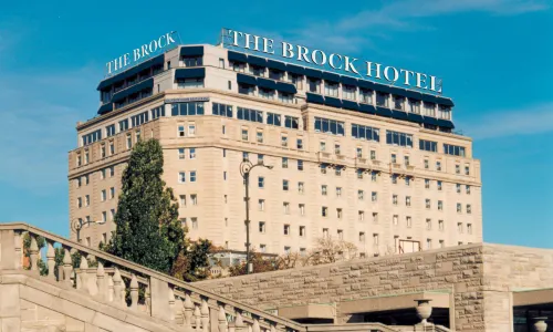 THE BROCK NIAGARA FALLS FALLSVIEW, TAPESTRY BY HILTON - Spa
