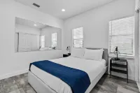 1 block to the Beach 1BR Sleeps 6 · On Hollywood -  Apartamentos vacacionales