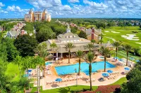 Stylish Home With Pool Hot Tub and Parking - 3-Star