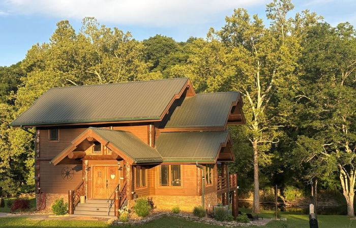 The Holston River Lodge: Luxury Riverfront, Hot Tub, Fishing, Views & Wineries