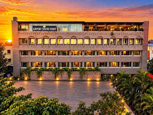 Hotel Airport Centre Point - Bãi đậu xe