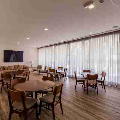 Building Triplo Dining/Meeting Rooms