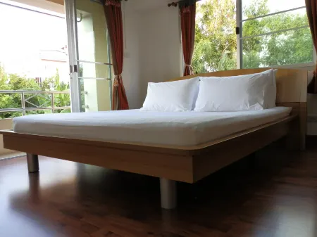 Sandy Serviced Apartment