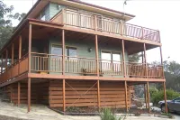 Coles Bay House Hotels near BIG4 Iluka on Freycinet Holiday Park