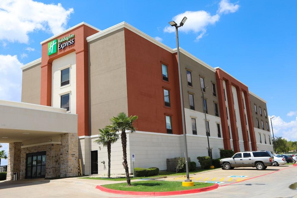 Holiday Inn Express : Hillsboro I-35, an Ihg Hotel