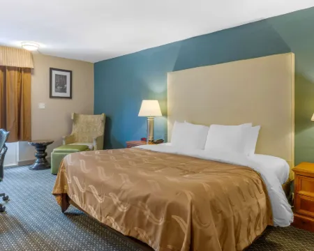 Quality Inn & Suites Apex-Holly Springs Hotels in Apex