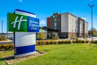 Holiday Inn Express & Suites Tulsa East - Catoosa Hotels near Vale at Redbud