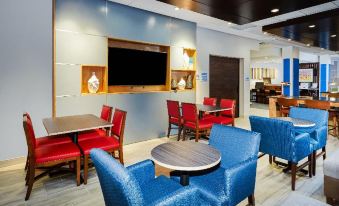 Holiday Inn Express & Suites Chicago North Shore - Niles