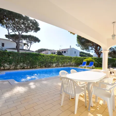 Charming Villa, Private Pool, Walking Distance to Centre, Free AC & Wifi