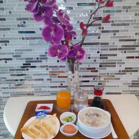 United Residence Ekamai Bangkok Отели рядом с достопримечательностью «Тхонг Лор»