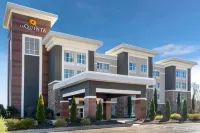 La Quinta Inn & Suites by Wyndham Forsyth - piscina
