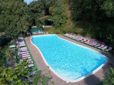 Seven Hills Camping Village Hoteles cerca de Estación de tren La Storta