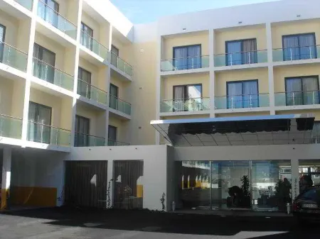 Hotel Caravelas Отели в г. Пико Айленд