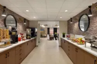 Microtel Inn & Suites by Wyndham Bonnyville - breakfast