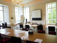 Burg Boetzelaer Hotels in Рес