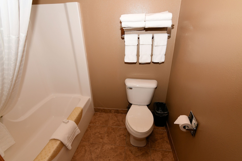 Cobblestone Inn & Suites - Denison Majestic Hills