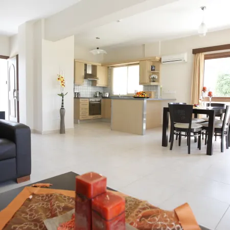 A Three-Bedroom Villa with a Private Pool and Landscaped Garden. Wi-Fi.