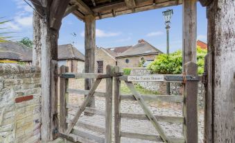 Dyke Farm Barn | by Huluki Sussex Stays