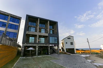 제주 W699펜션 용천동굴 (입장 X) 주변 호텔