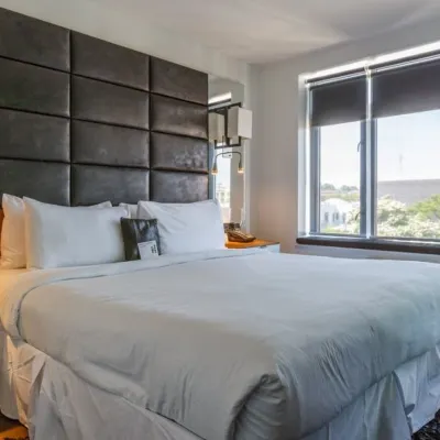 Hotel BPM Brooklyn Hotels near Brooklyn Flea