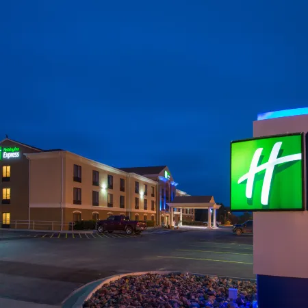 Holiday Inn Express & Suites Douglas by IHG