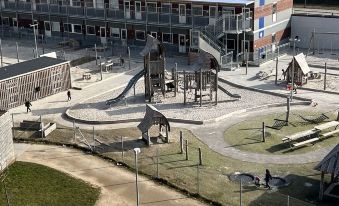 Sanders Arena - Smart 3-Bdr Apt Close to Metro