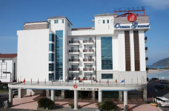 米德胡撲拉尤島度假村 鄰近鹹德海水浴場的酒店