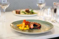 GRAND HOTEL D'ORANGE, BW SIGNATURE COLLECTION BY BEST WESTERN - breakfast