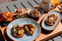 Le Château des Forges - breakfast