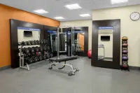 Hampton Inn & Suites Manchester - Gym