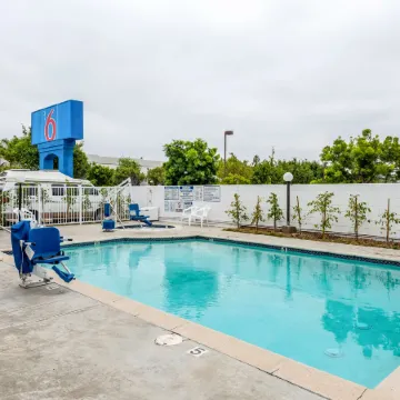 Motel 6 Gardena, CA - South
