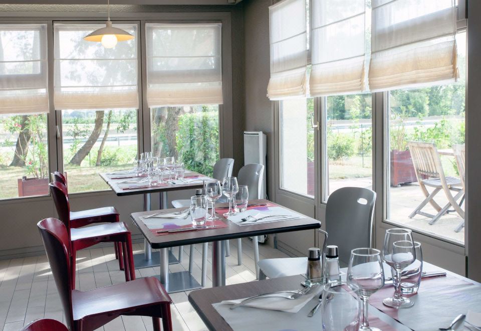 Hotel Campanile Saint-Malo  Saint-Jouan-Des-GueretsOver view