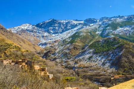 Authentic and Pittoresque Room for 3 People in Tamatert, Morocco Num1 Отели в г. Таматер