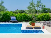 Paula - Private Pools