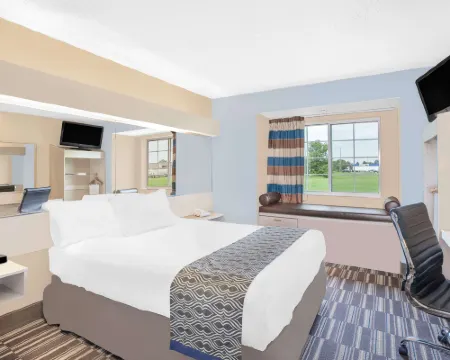 Microtel Inn & Suites by Wyndham Clear Lake Hotels in Clear Lake