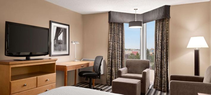 Royal Hotel West Edmonton, Trademark Collection by Wyndham Hotels in Edmonton