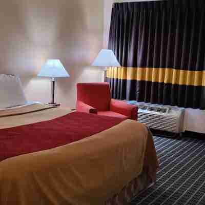 Hometown Inn & Suites Rooms