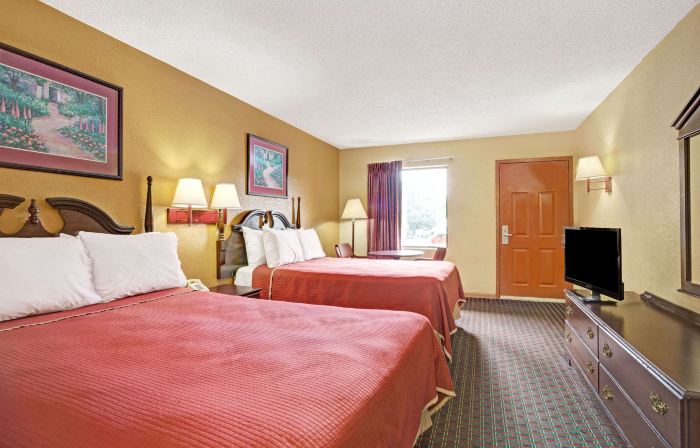 Travelodge by Wyndham Forest Park Atlanta South