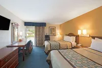 Days Inn by Wyndham Charlotte/Woodlawn Near Carowinds - balcony