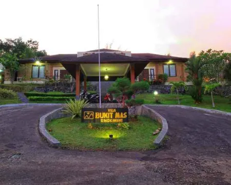 Villa Bukit Mas Hotels in Pasiran