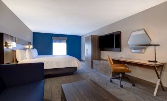 Holiday Inn Express & Suites Central Omaha