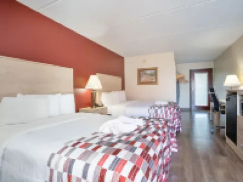 เรดรูฟ อินน์แอนด์สวีทส์ พิเจียนฟอร์จ - พาร์คเวย์ โรงแรมในพีเจียนฟอร์จ