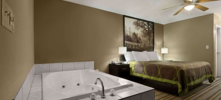 Super 8 by Wyndham Tupelo Airport Hotels in Lee (Mississippi)