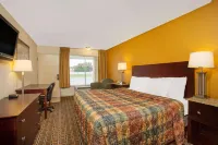 Days Inn by Wyndham Chester - Gym