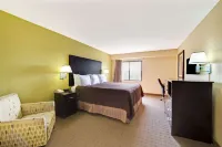 Days Inn & Suites by Wyndham DeSoto Hotel di DeSoto