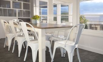 Kangaroo Bay Apartments