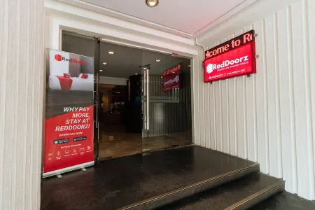 RedDoorz Premium Near Greenbelt Makati