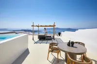 You and Me Suites Hotels in Thira