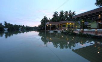 Nature and Green Amphawa Resort