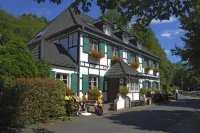 Wißkirchen Hotel & Restaurant Hôtels à : Burscheid